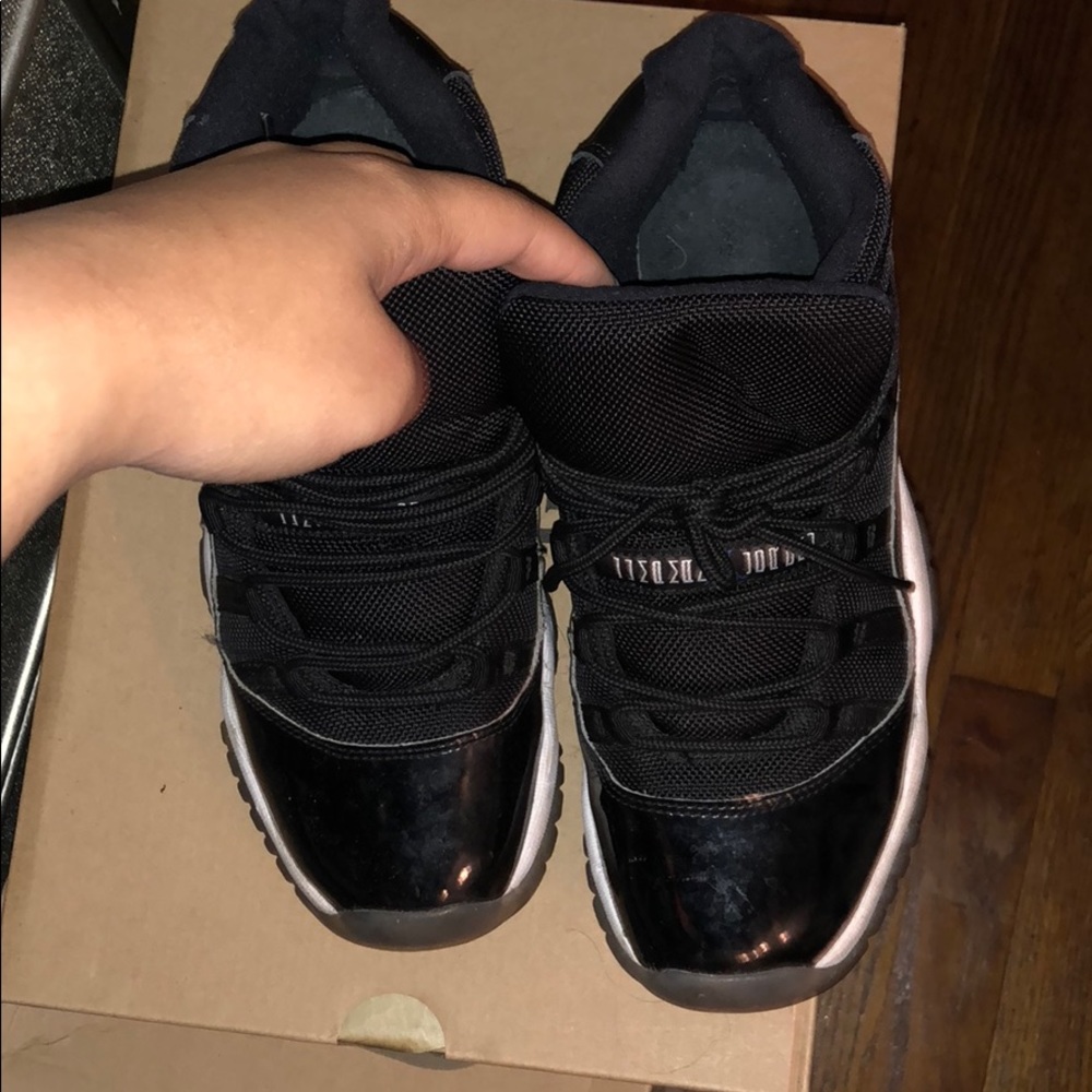 Jordan 11 Size 6.5 Y boys